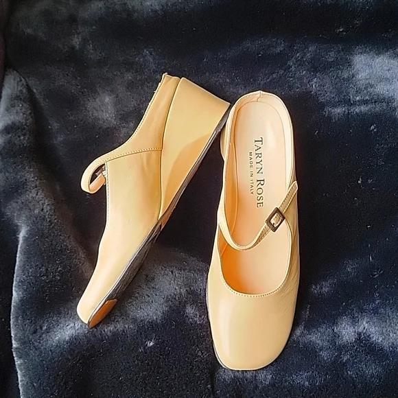 Taryn Rose Cream Butter Soft Slide-In - Picture 2 of 7